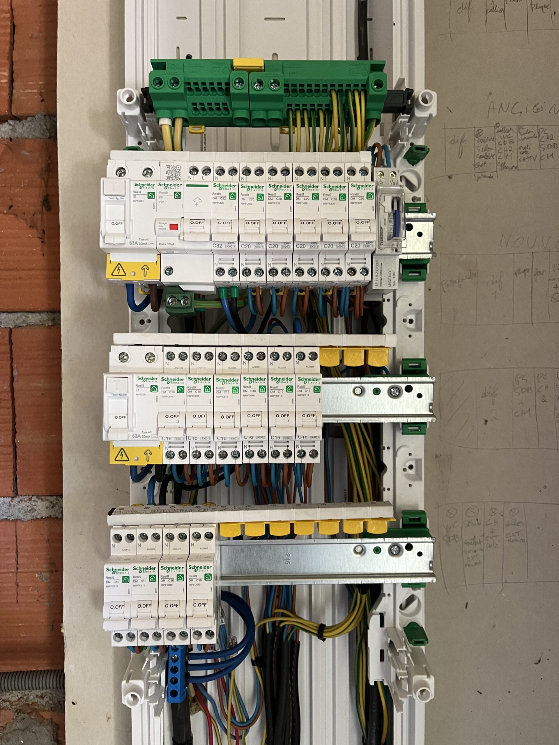 remplacer un tableau électrique dans une habitation