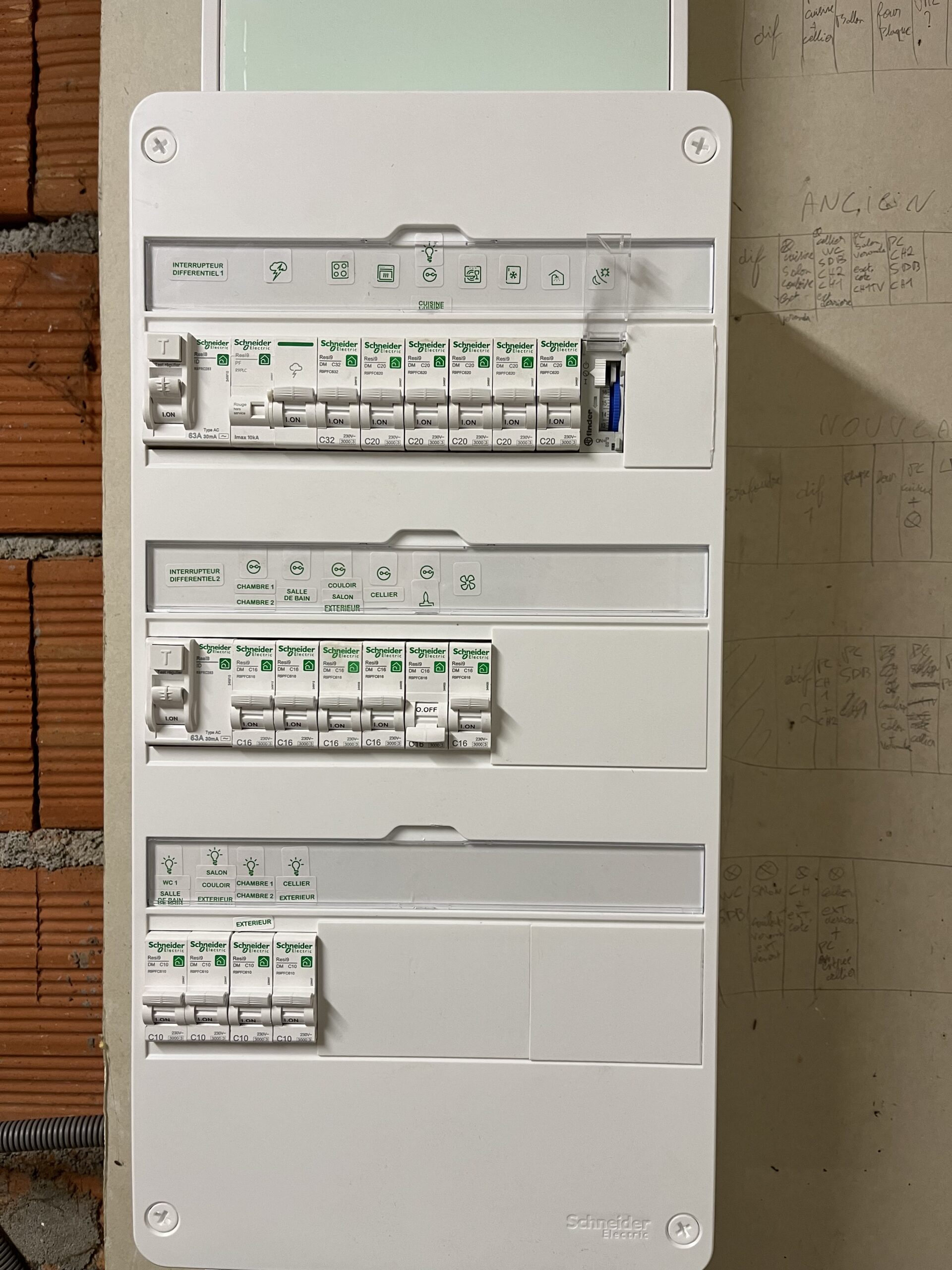 remplacer un tableau électrique dans une habitation