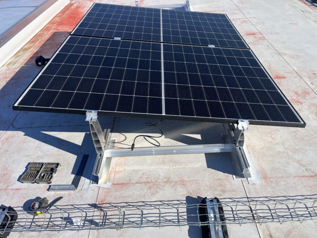 Câblage du TGBT photovoltaïque effectué par un électricien qualifié à Marmande 47.